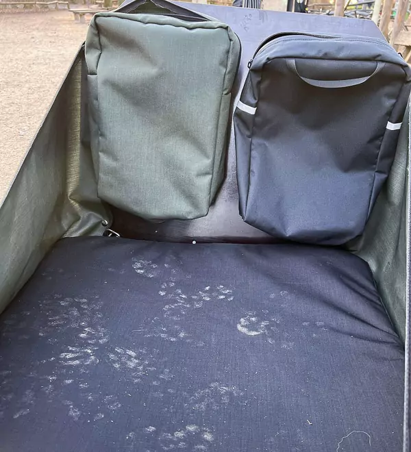 Hunde-Lastenrad mit orthopädischem Hundekissen