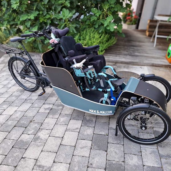 Lastenfahrrad mit Rollstuhl-Adapter